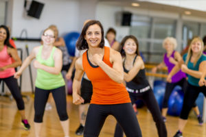 Gym-gruppe med mange jenter